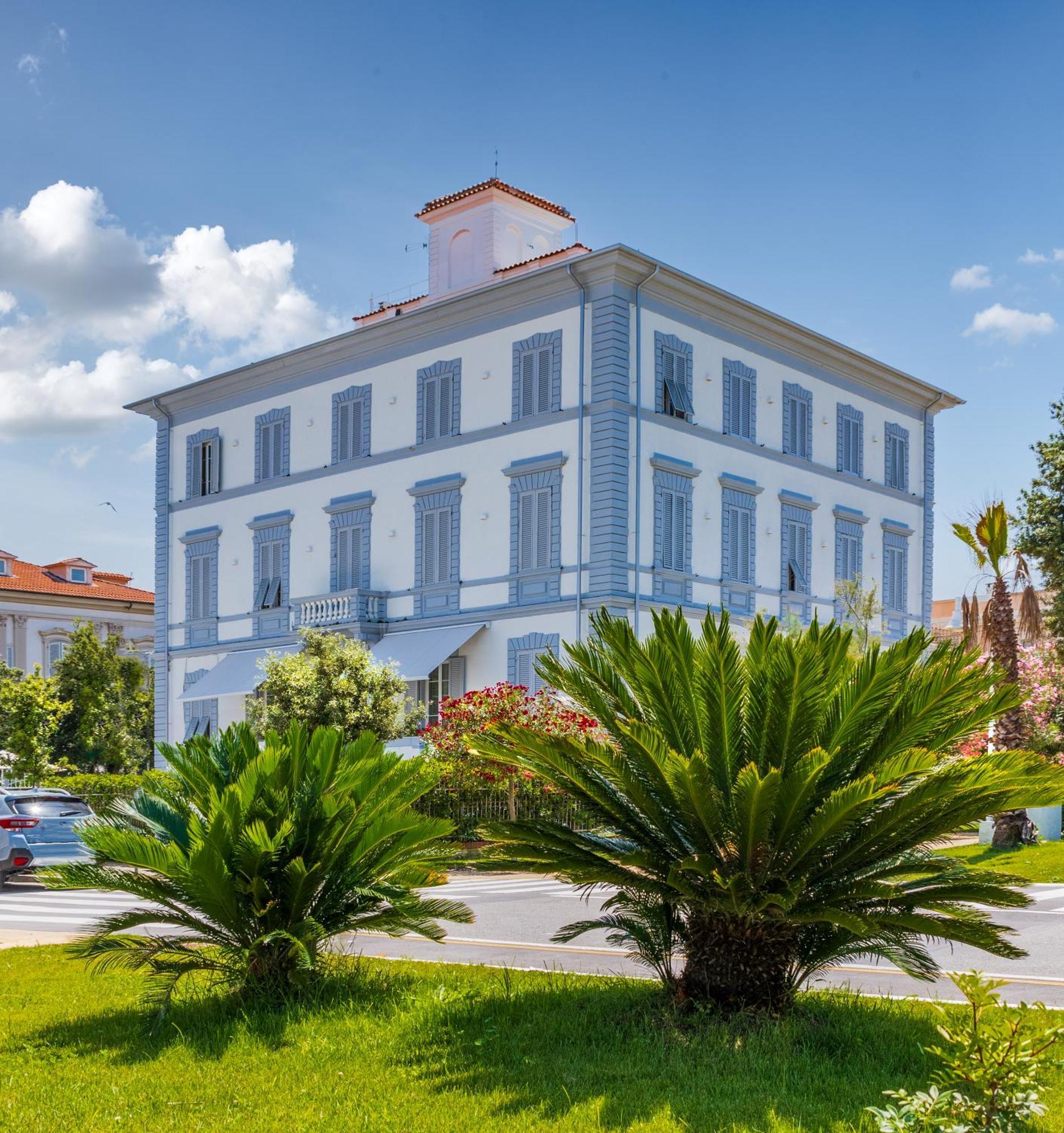 Hotel Tirreno Marina di Massa Exterior photo